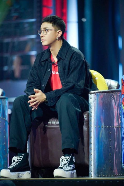 报幕|韩庚战队《这就是街舞4》逆袭榜首 完美复刻八零年代报幕