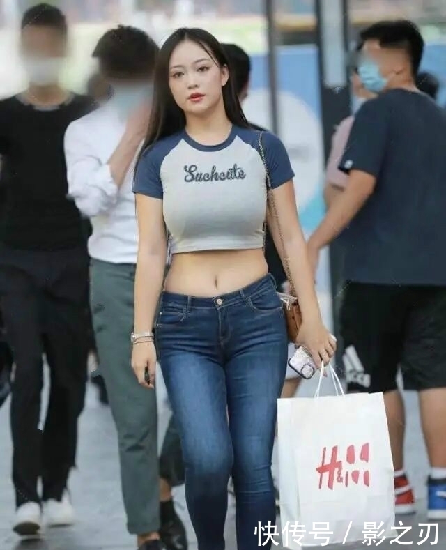 牛仔裤别乱穿,这样搭时髦又显瘦,才是牛仔裤的正确打开方式