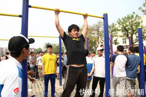 引体向上|正手做十个引体向上的人是什么水平健身达人请收下我的膝盖