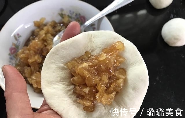 酥软|苹果新吃法，香甜酥软，做法简单，一口平底锅就能轻松搞定