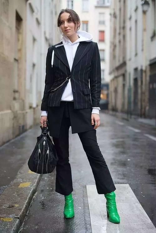 会穿基本款才是真的潮！白色连帽卫衣的5种搭配思路你会吗？