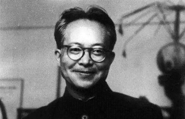 沈从文后半生:家庭破裂事业低谷,无奈放弃