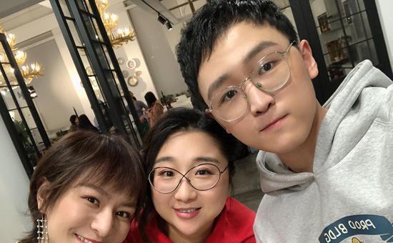 从离婚的脱口秀女王到一月房租三万六,思文的日子比你想得爽多了