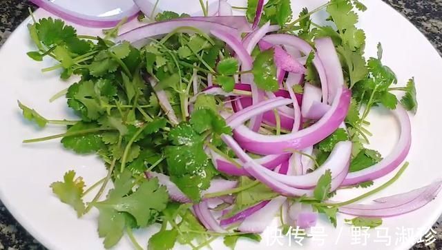 食用油|饭店孜然羊肉不够吃，教你在家做，外焦里嫩没腥味，比烤羊肉还香