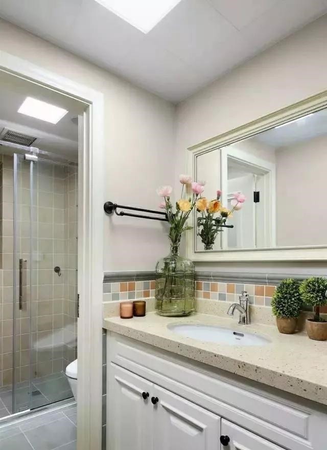 卫生间|卫生间太小，做不了干湿分离聪明人都把洗手台外移，更实用