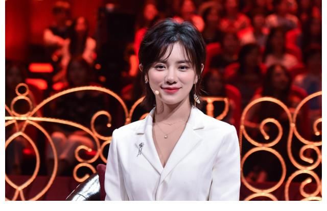 相貌不输沈梦辰，能力追赶朱丹，却因口误断送前程