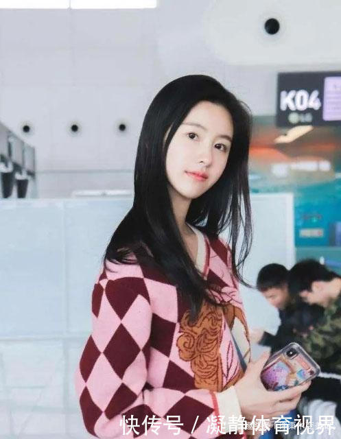 不管你是奔几的女性,这4种显老发型千万别留,不仅像大妈还伤发