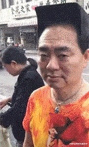 |搞笑GIF：妹子，你这太欺负人了，让你的粉丝情何以堪
