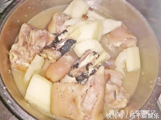 饭店|家里来了客人,自己在家里做饭,朋友吃完说比饭店好吃