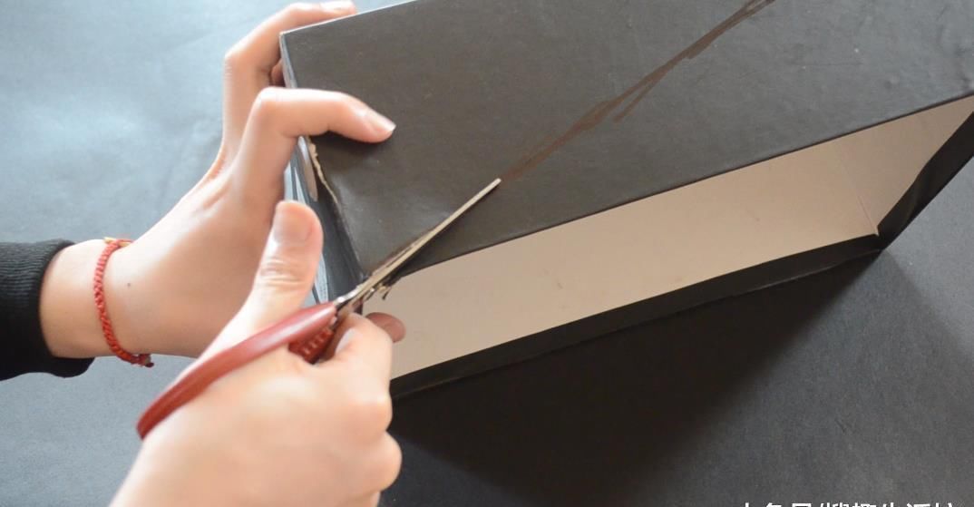 家家户户|废旧的鞋盒别再丢了, 剪几刀, 放在家里有大用处, 家家户户都需要