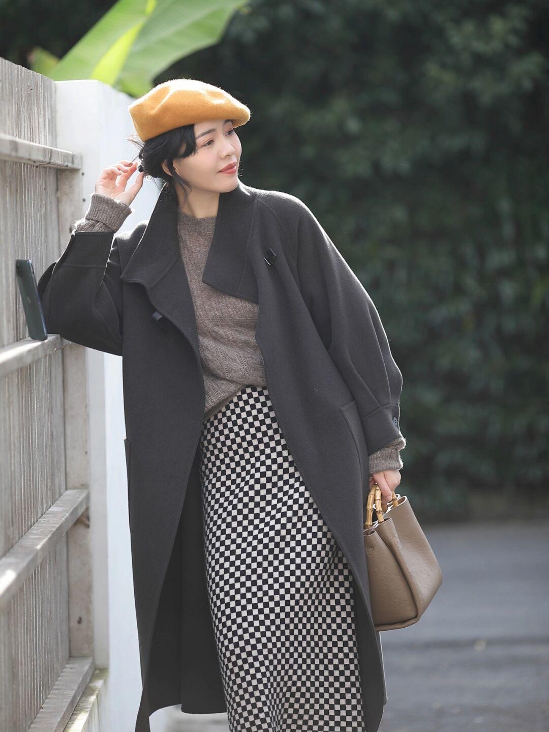 气质|想打造熟龄气质美就试试“大衣”,实用大气又时尚,轻松演绎高级