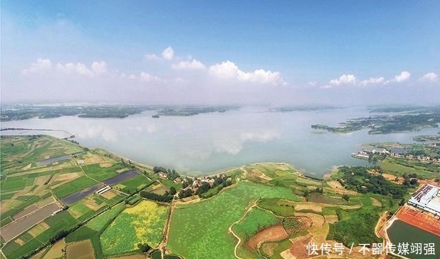 湖南省津市集山川湖泊平原于一身，风景秀丽、景观奇特