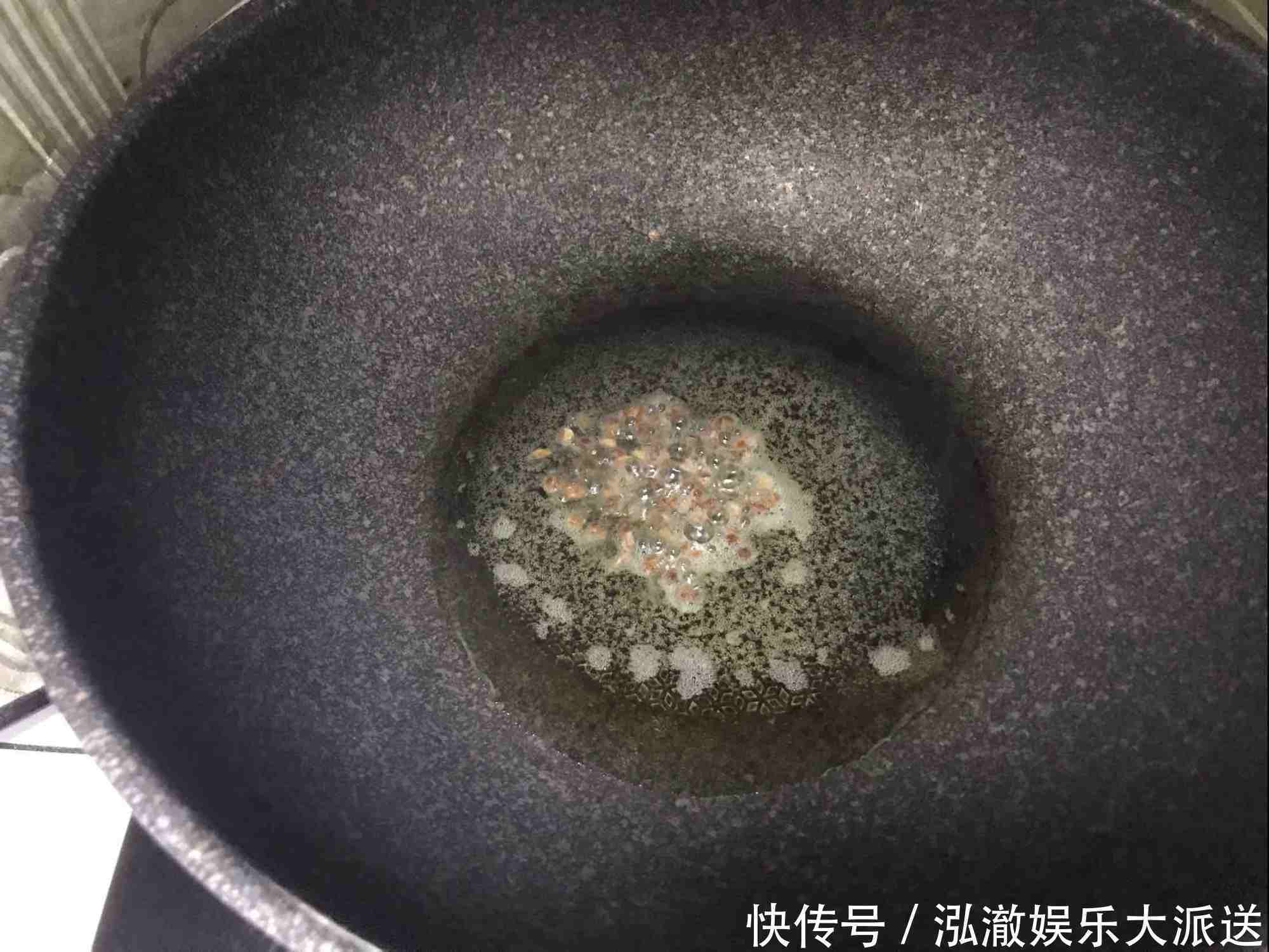  学会|大厨教你炒土豆丝，学会这1个小技巧，做的比饭店的还香！