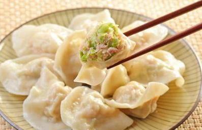 心血管|老年人再嘴馋,以下5种食物远离,当心血管堵塞,吃亏的是自己!