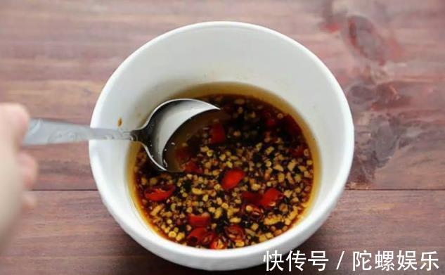 技巧|蒸茄子：记住一个技巧，茄子蒸好不变色！教您详细做法，好看好吃