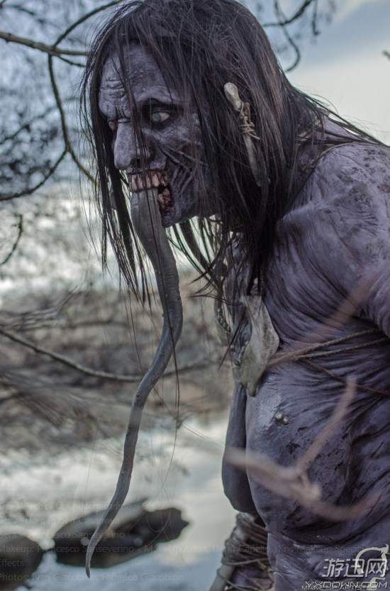 《巫师3》墓穴女巫神级cos 长舌渗人,腐烂身体不忍直视