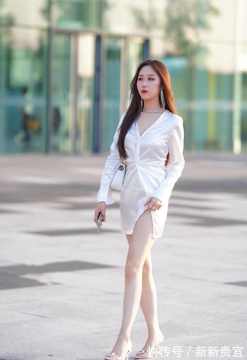 裙摆 连衣裙的美丽不在于裙摆的长短,而在美女给你的感觉