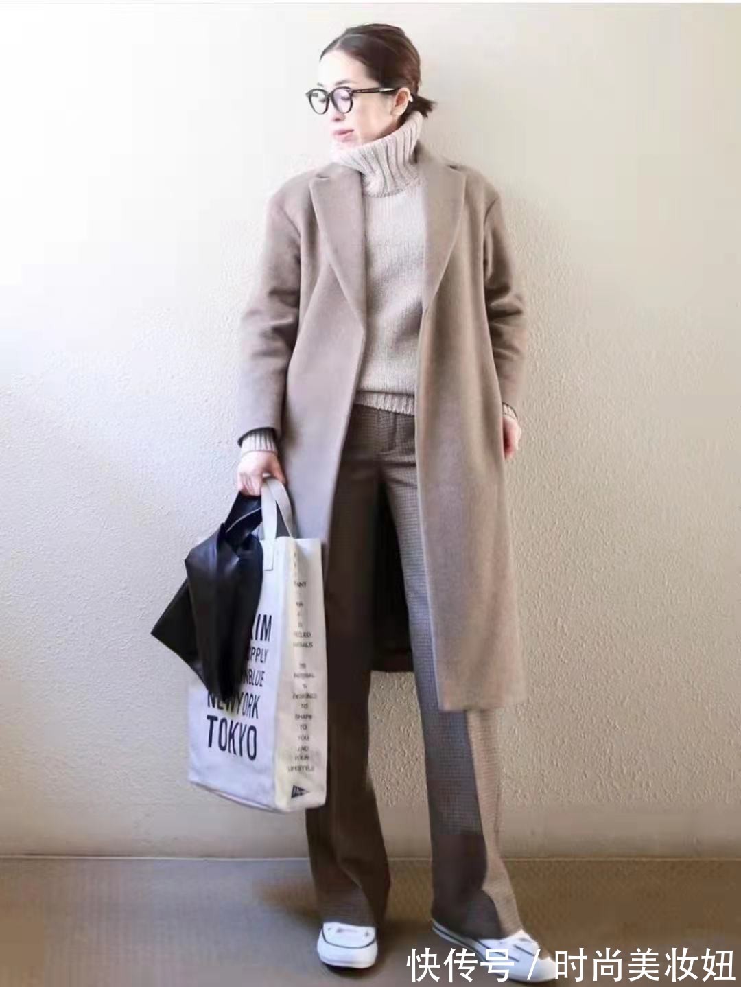 高腰裤|秋冬“长大衣”不一定配裙子,搭配这4款长裤,穿出优雅气质