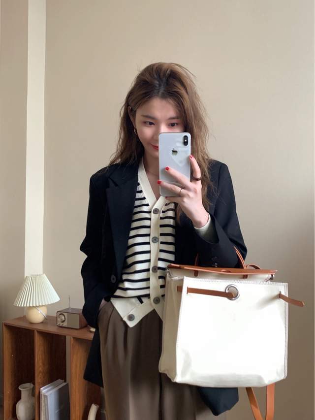 阔腿裤|入秋后不要瞎打扮,今年流行“条纹针织开衫+直筒裤”,显瘦洋气