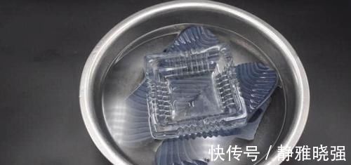 拖鞋穿久了污垢不好洗？一个简单的方法，洗完的拖鞋立马焕然一新