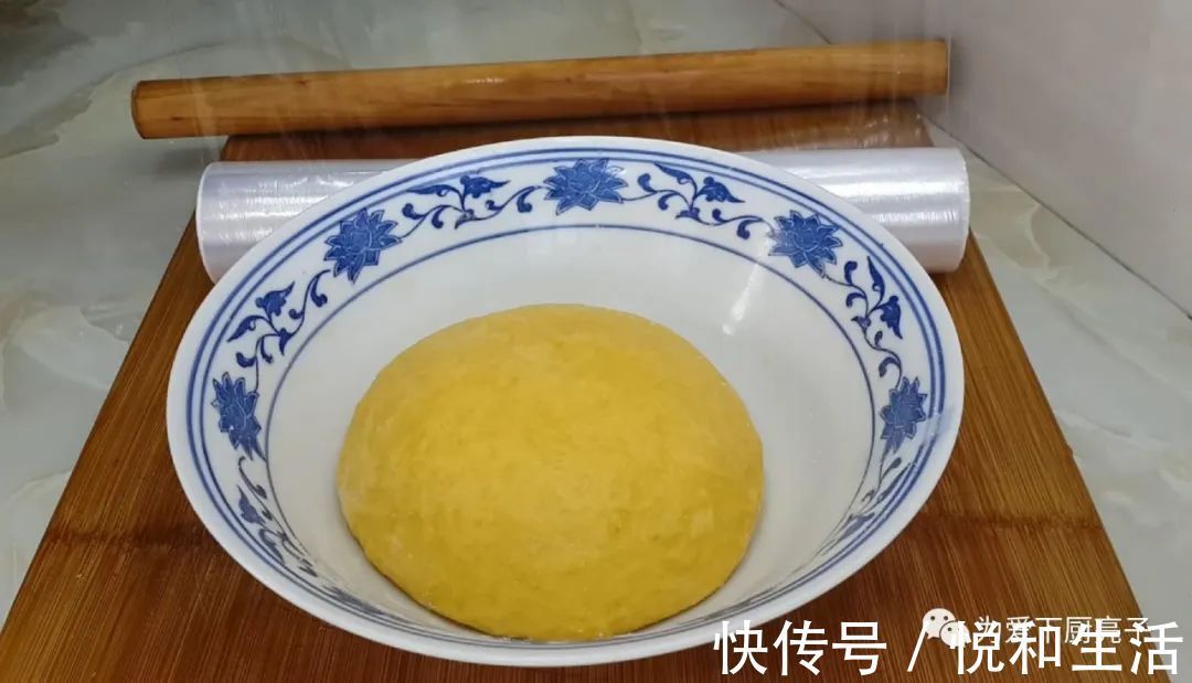 面包这么做太香了，加4个鸡蛋，不用烤箱也能一次成功，松软香甜