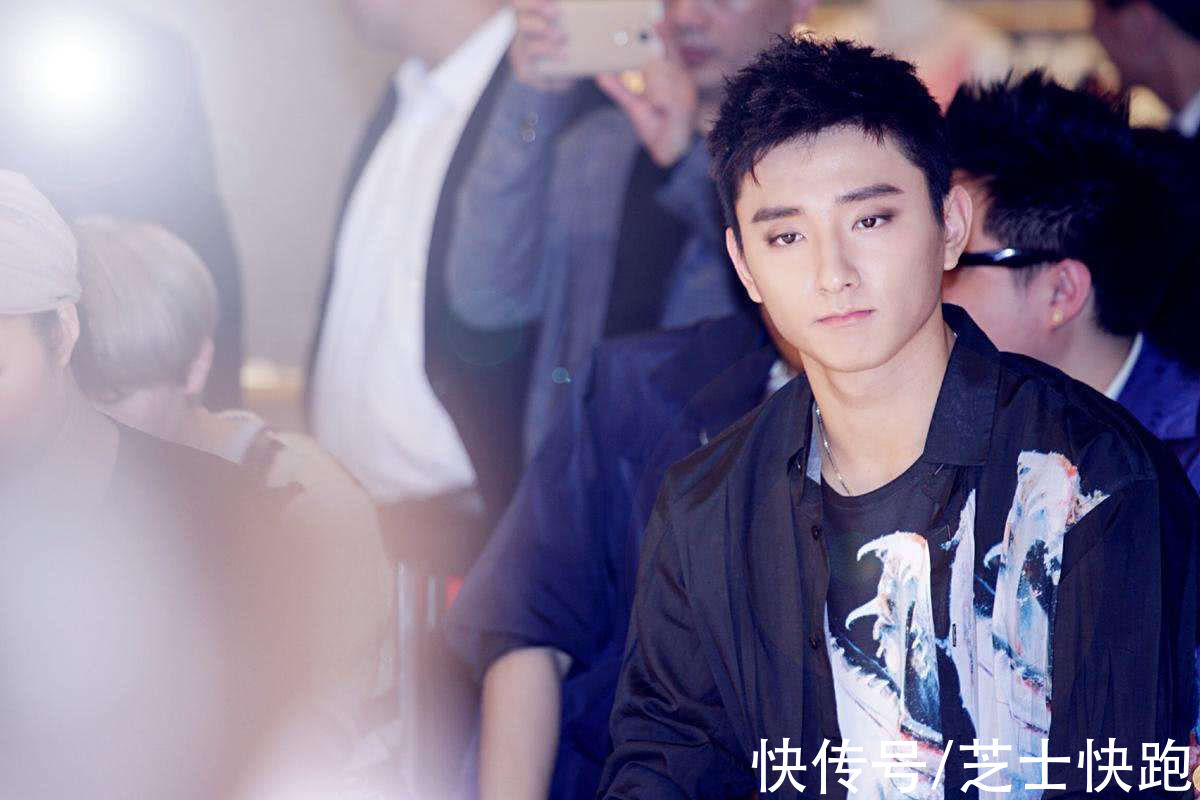 “是非不分”蔣夢婕：曾聲援揍女友的蔣勁夫，還稱一個(gè)巴掌拍不響