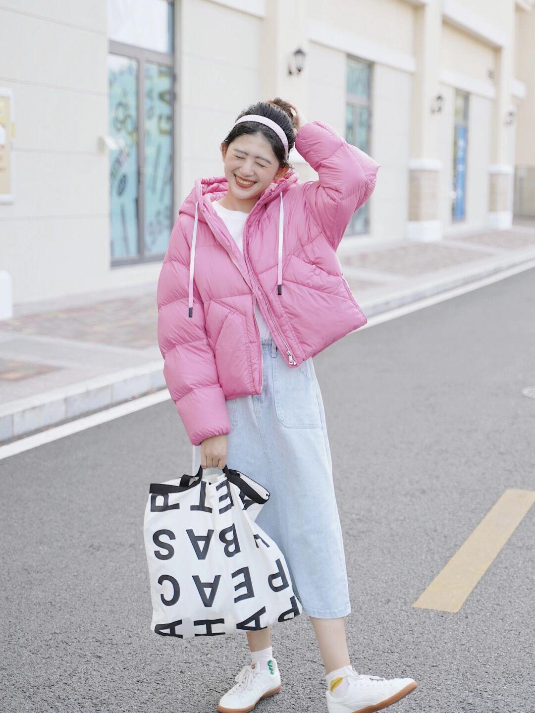 羽绒服|冬季的衣品很重要,借鉴4款实用的羽绒服,不费劲又优雅