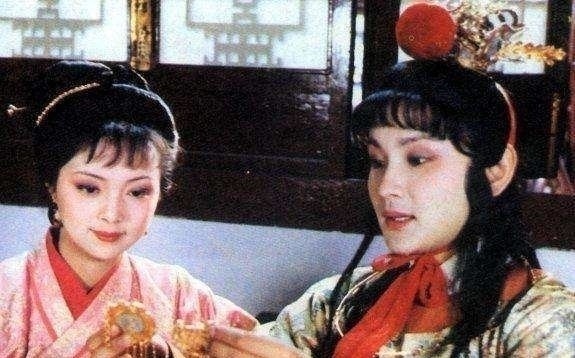 薛宝钗&林黛玉午睡,贾宝玉午睡,两个小故事,拉开了宝钗与黛玉的差距