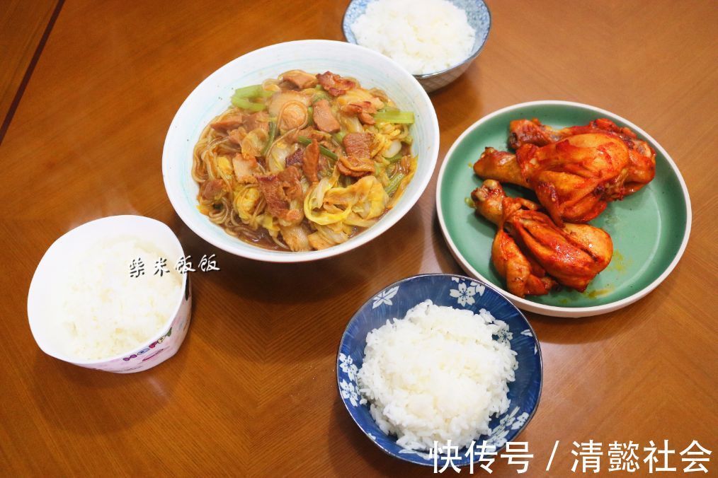 白菜|今日晚餐只有2个菜，女儿说：太好吃了，老公却说：太糊弄了