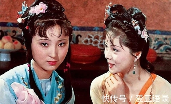 黛玉&林黛玉目无下尘是轻狂?接过丫鬟的漱口茶:俗香浸染,凤凰变成鸡