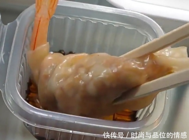 差不多|韩国街头才能看到的真虾饺,每个饺子里都塞只虾,一口下去太过瘾
