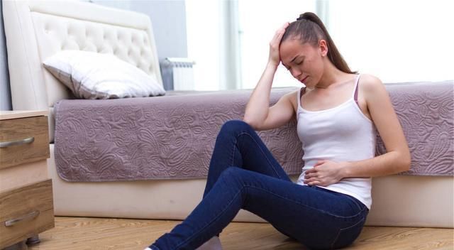 藏红花|女人来姨妈时,谨记“2洗、3不洗”,排出污血,子宫或慢慢变干净