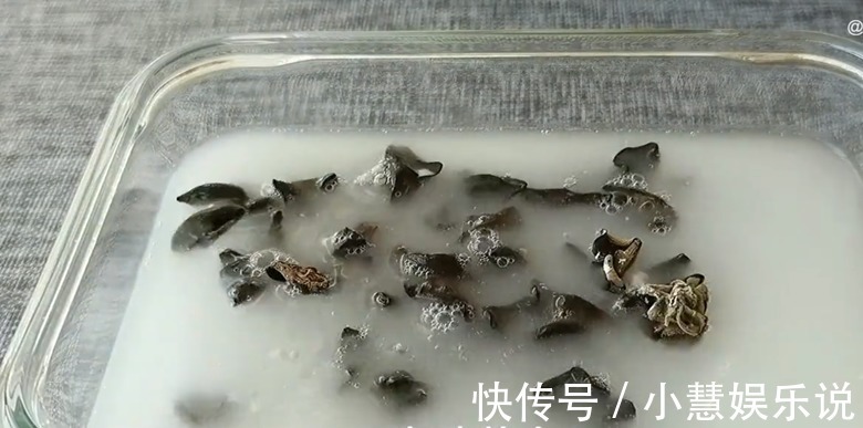 炒西兰花，最忌直接炒和焯水了，教你3招，脆嫩入味，营养不流失