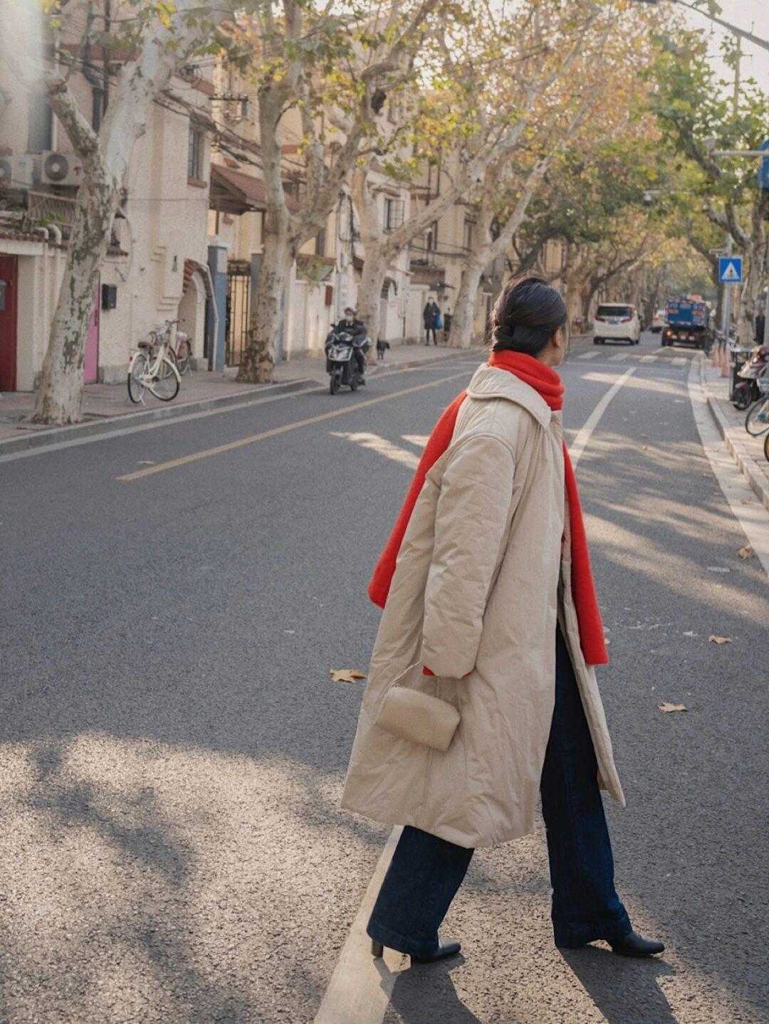 小姐姐|女生如何拥有大长腿?试一试“牛仔裤”这样穿,不仅显瘦还百搭