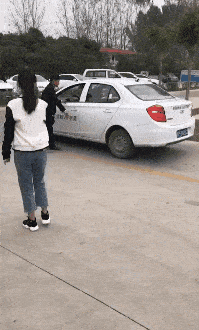 动图|沙雕动图:奥特曼下凡感受人间疾苦