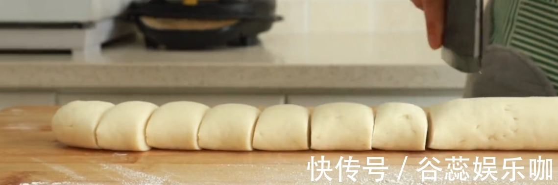 搅拌均匀|蔬菜包子翠绿不变色?掌握这个小窍门,松软鲜香,青翠不发黄