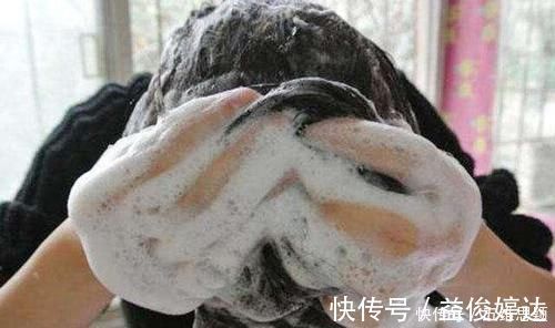头皮|洗了几十年的头发,你可能第一步就做错了,难怪头发毛躁、没润泽