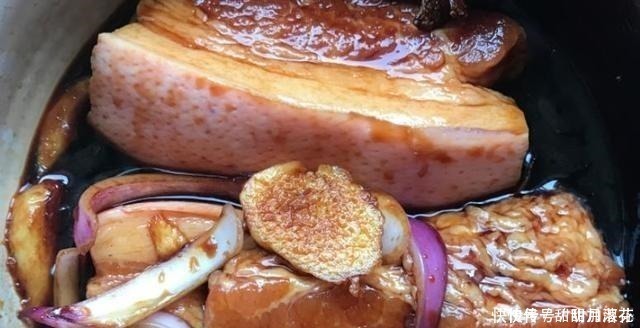 猪肉怎么做好吃吗家里有一个电饭锅,试试这个