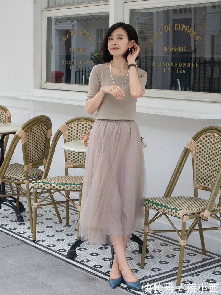 毛衣|建议30、40岁的女人,多穿半身裙,学会这样搭配,常被人夸有气质