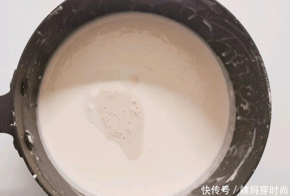 纹路|教你在家做黄金糕,色泽金黄,满满的蜂窝纹路,柔软好吃又有韧性