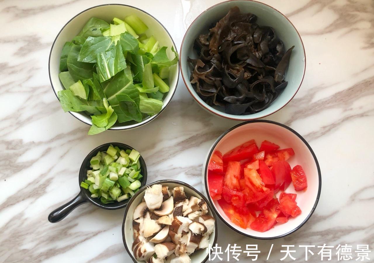 自制剪刀面,简单快手,吃起来有嚼头,口感顺滑