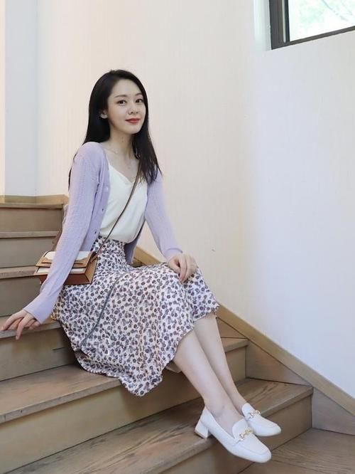 半身裙 建议四五十岁的女人，入秋后多穿这条“裙子”，优雅减龄显气质