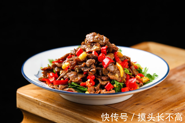 好吃|【舌尖美食】 一道简单的小炒牛肉,嫩滑爽口,上桌秒光,好吃到舔盘!