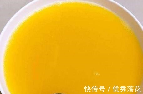鲜香嫩滑的鸡蛋羹,全家都喜欢,做法简单,只要3步骤,一看就会!