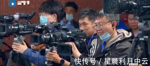 新《跑男》出現(xiàn)鄧超海報,鄧超和李晨連線,baby一聲哥讓粉絲淚奔