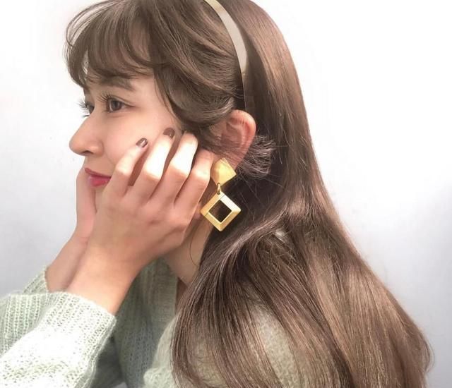 焦糖色|根据肤色选发色：黄一白适合冷棕色，大黄皮米棕色才温柔！