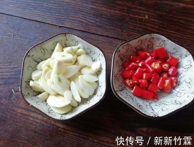 油炸|大虾又出新吃法了,不蒸不煮不油炸,不加一滴水不加一粒盐