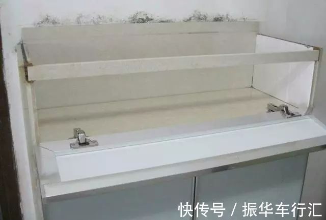 云石胶|婆婆在客厅用瓷砖做了个鞋柜,完工后效果非常好,上门的人多