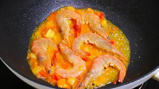 西红柿|入秋了，多吃这道炖菜，少油少盐营养高，热热乎乎一大锅，太香了