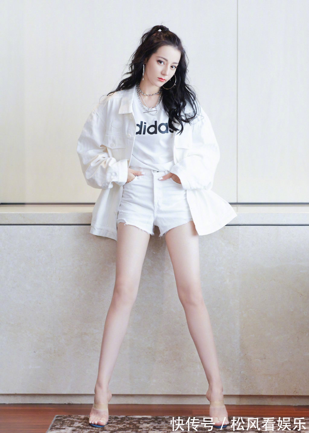 蓬松|想让发量看起来更多首选热巴娜扎同款空气感卷发,减龄还显脸小